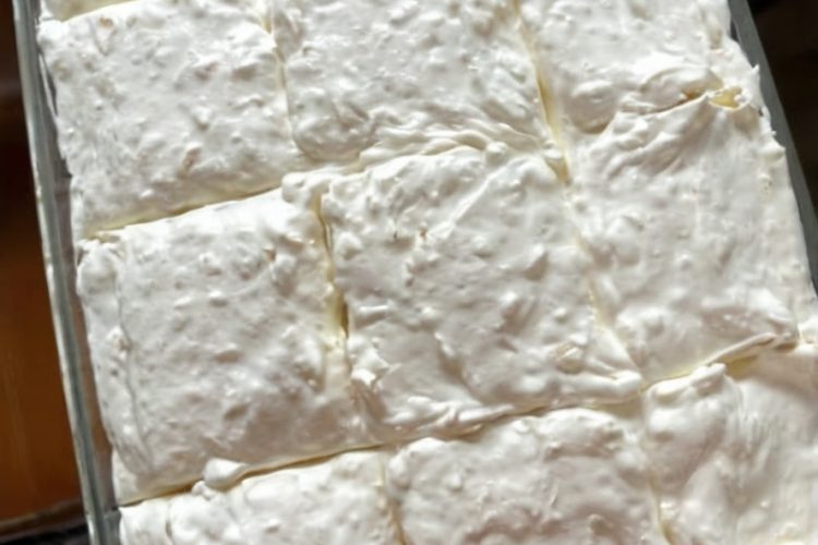 Classic Pig Pickin’ Cake – The Southern Crowd-Pleaser That Never Comes Home With Leftovers