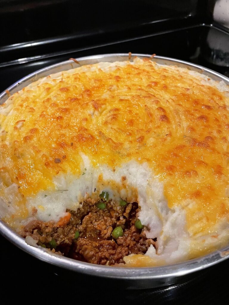 Old-Fashioned Cottage Pie (The Ultimate Cheesy Potato Comfort)